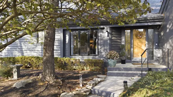 2248 Sandover Road, Upper Arlington, OH 43220