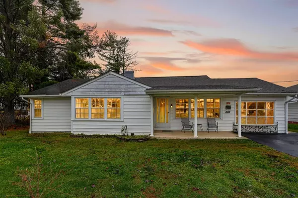 343 Charlotte Avenue, Oak Hill, OH 45656