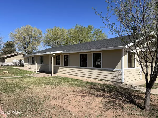 114 W Apple Avenue, Snowflake, AZ 85937