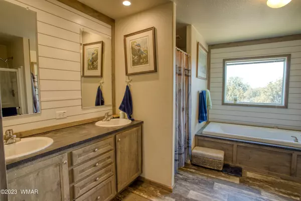 31 Co Rd #3027, Vernon, AZ 85940