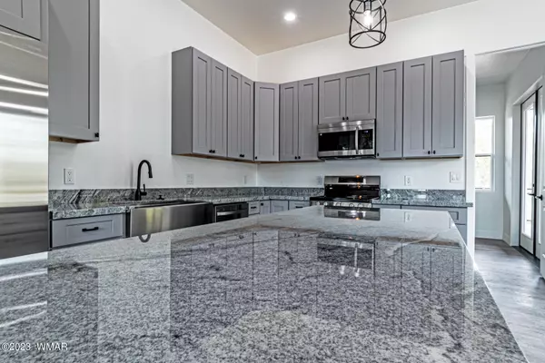 Show Low, AZ 85901,221 W Owens Street