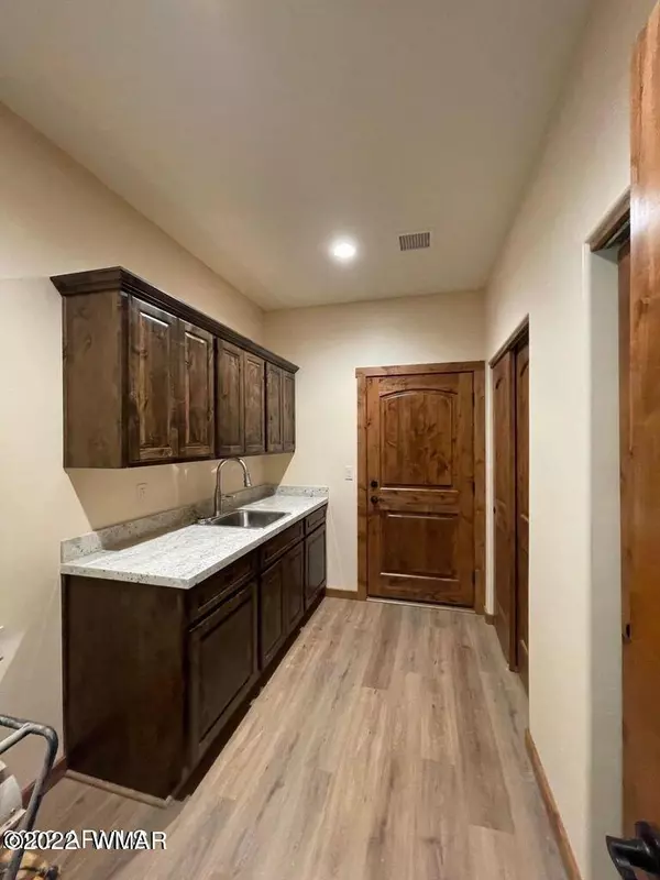 Pinetop, AZ 85935,5226 Branding Iron Loop