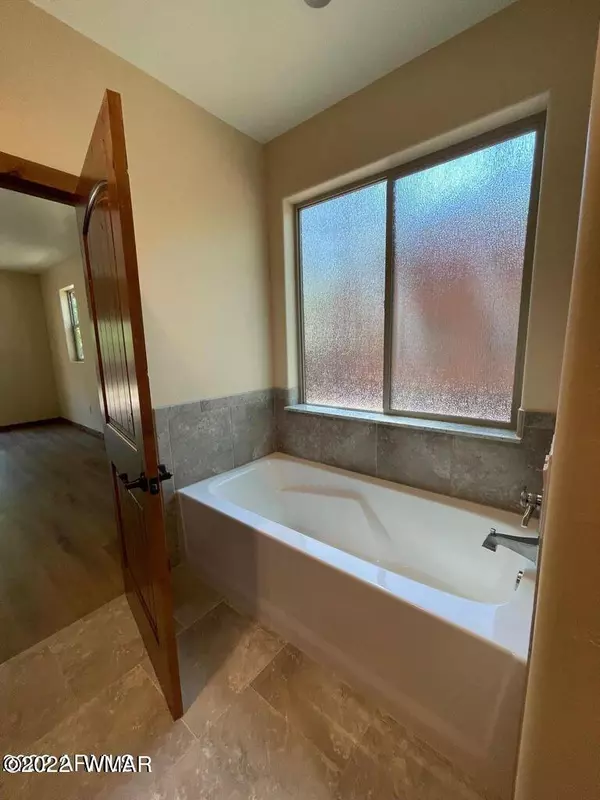 Pinetop, AZ 85935,5226 Branding Iron Loop