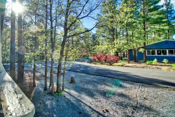 Show Low, AZ 85901,1011 N 44Th Drive