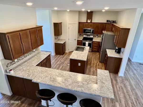 5 County Road N3076, Vernon, AZ 85940