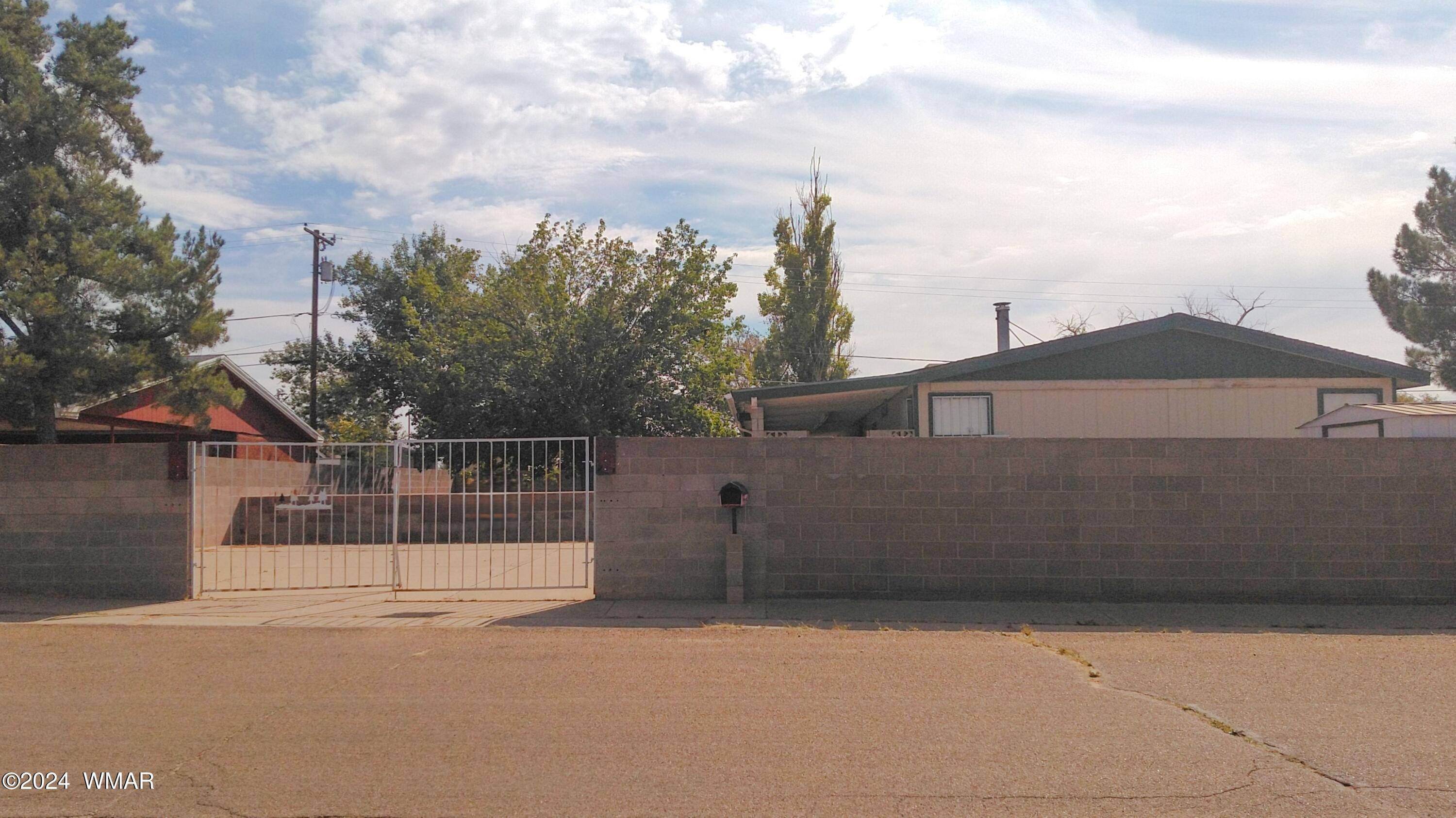 406 Encanto Drive, Holbrook, AZ 86025