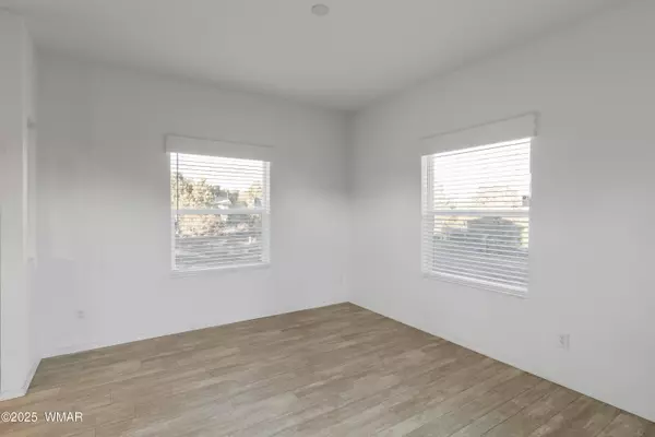 Vernon, AZ 85940,71 N3131