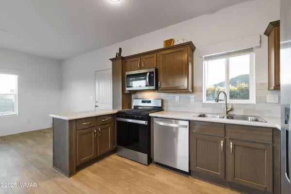 Vernon, AZ 85940,71 N3131