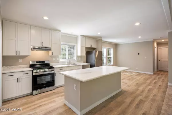 Show Low, AZ 85901,3198 W Young