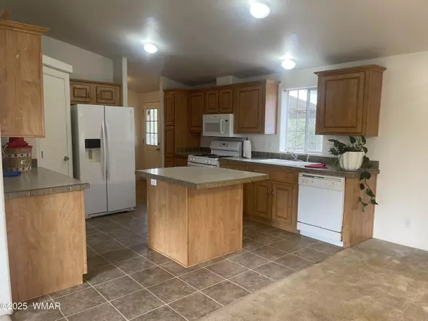 Vernon, AZ 85940,2 N3590