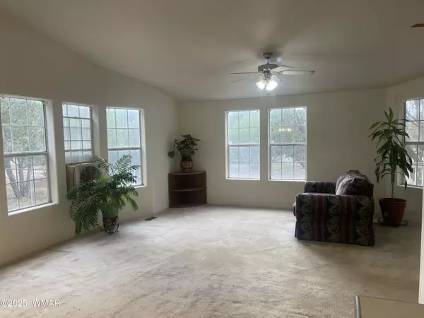 Vernon, AZ 85940,2 N3590