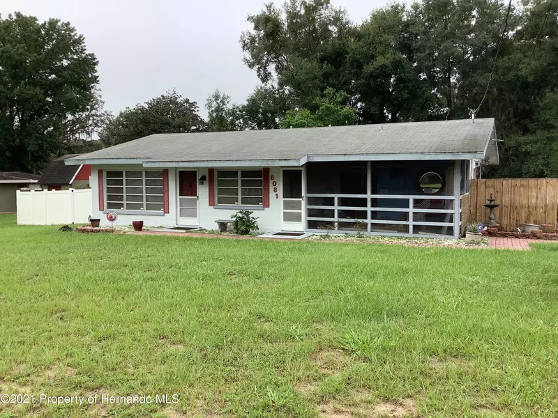 6081 Idle A While Circle, Dade City, FL 33523