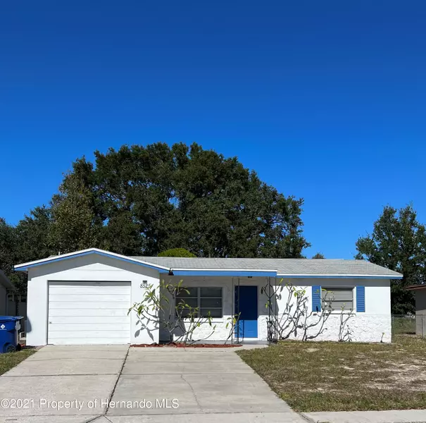 8525 Fox Hollow Drive, Port Richey, FL 34668