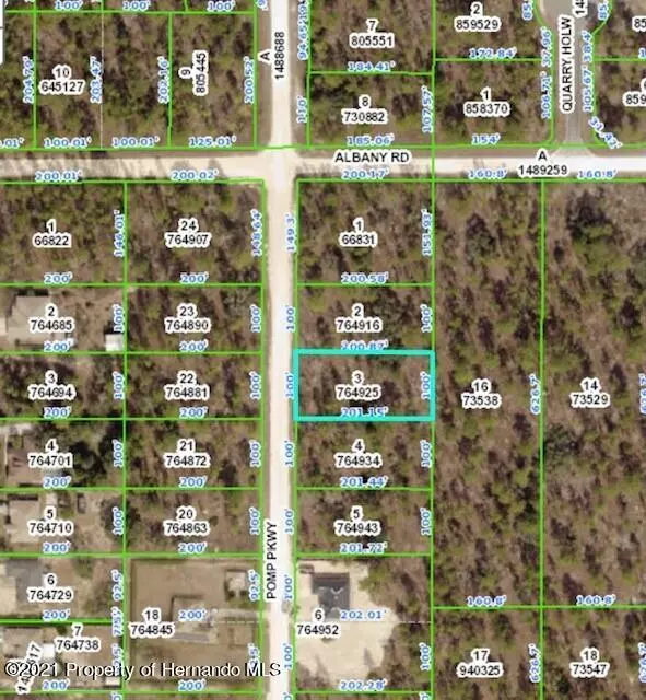 3 Pomp Pkwy, Weeki Wachee, FL 34614