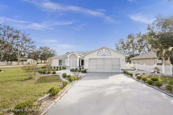 8234 Spanish Oak Drive, Spring Hill, FL 34606