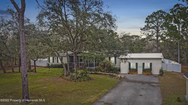 17480 Nuthatch Road, Weeki Wachee, FL 34614