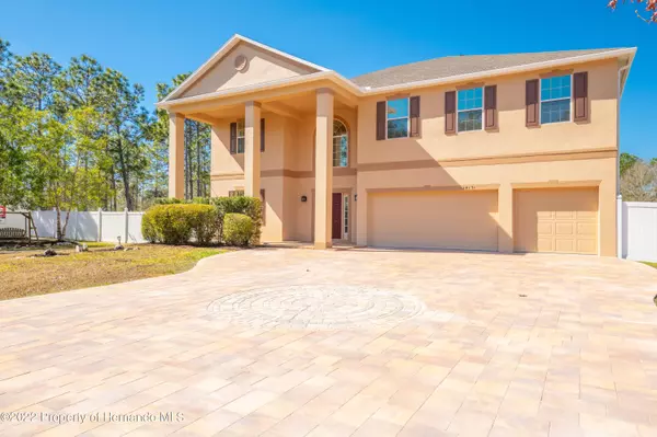 18131 Parrot Road, Weeki Wachee, FL 34614