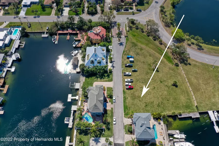 12 Captains Court, New Port Richey, FL 34652