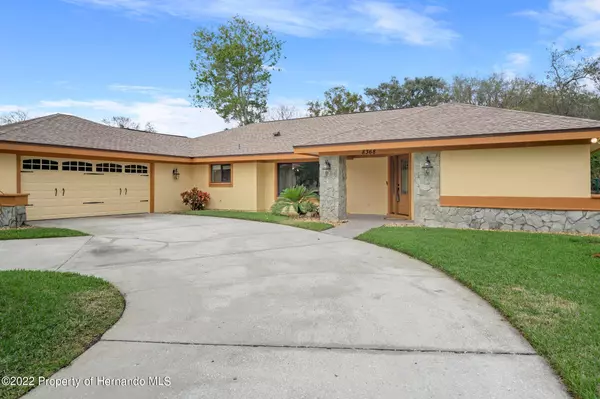 8368 Delaware Drive, Weeki Wachee, FL 34607