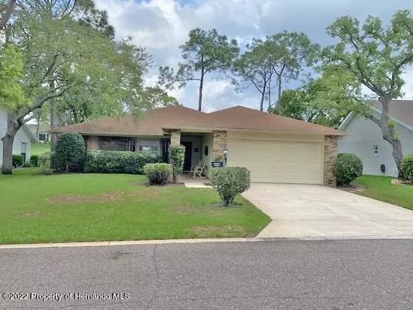 7103 Crown Oaks Drive, Spring Hill, FL 34606