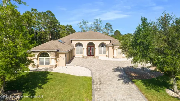 10106 Lazy Days Court, Weeki Wachee, FL 34613