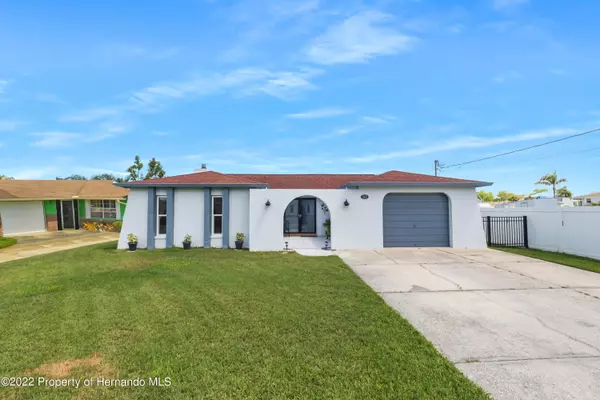 7433 Mako Drive, Hudson, FL 34667