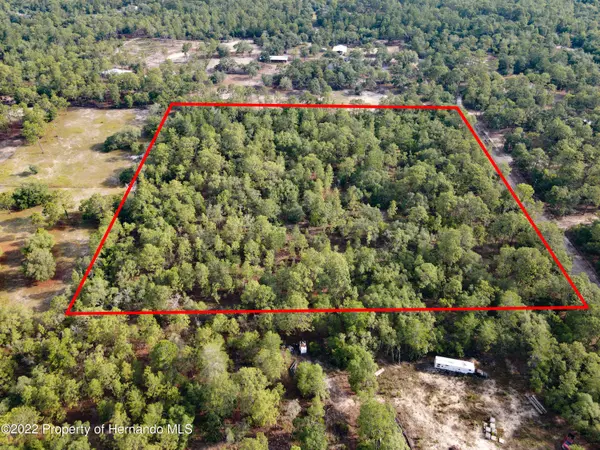 Robina Road, Weeki Wachee, FL 34614