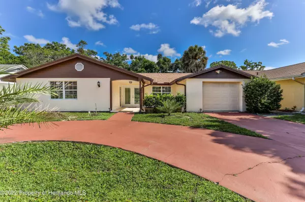 8509 Hunting Saddle Drive, Bayonet Point, FL 34667