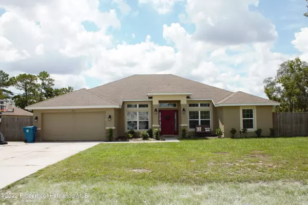 13072 Johnathan Drive, Weeki Wachee, FL 34614