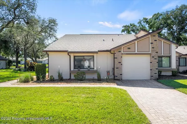 7565 Heather Walk Drive, Weeki Wachee, FL 34613