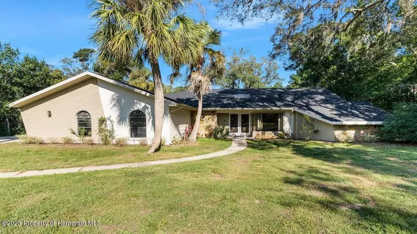 7995 Chaucer Drive, Weeki Wachee, FL 34607