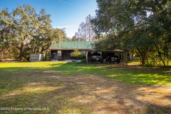 5345 Olivet Drive, Dade City, FL 33523