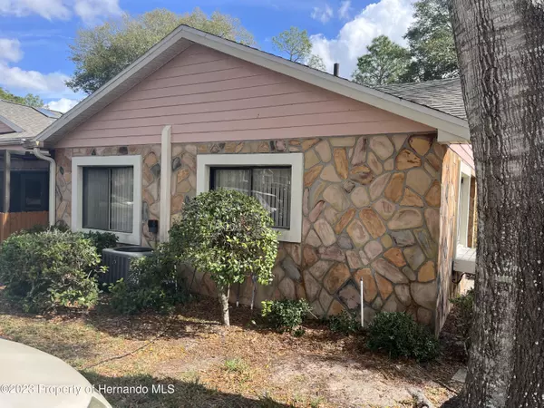 Weeki Wachee, FL 34613,8176 Sturbridge Court