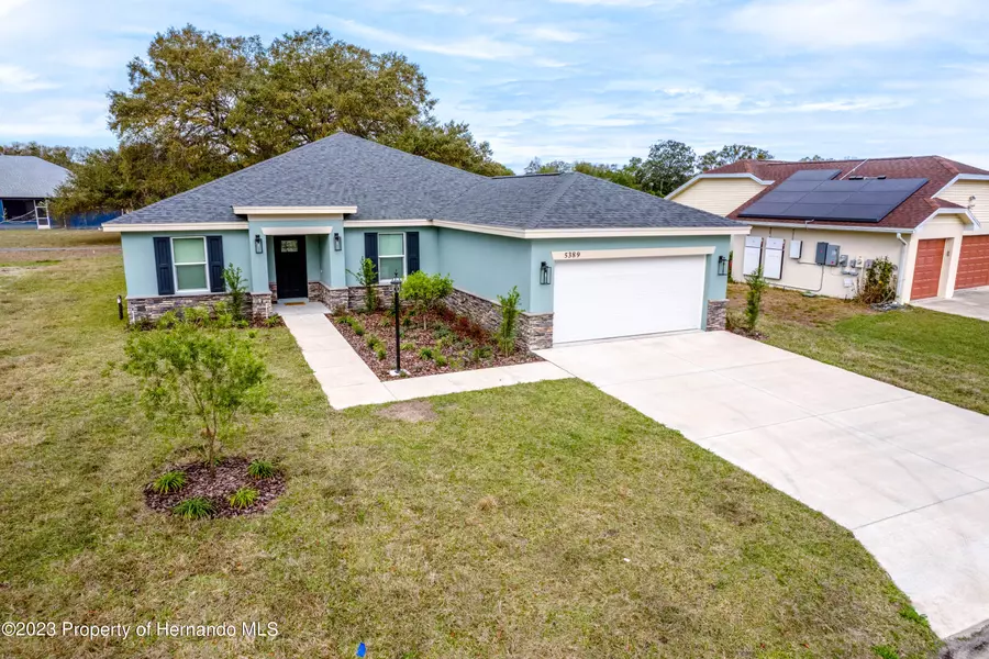 5389 Boxtree Court, Dade City, FL 33523