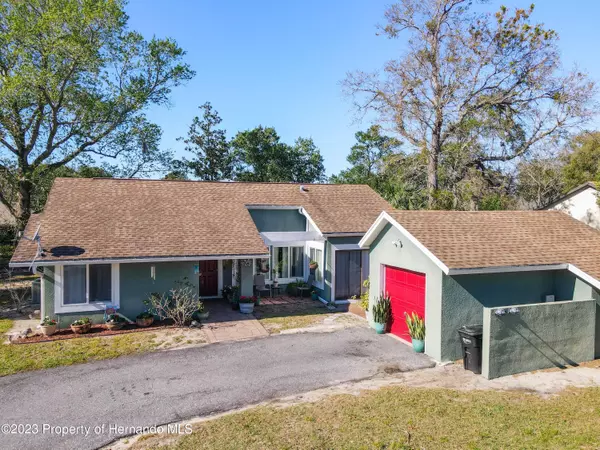 9049 Heather Boulevard, Weeki Wachee, FL 34613