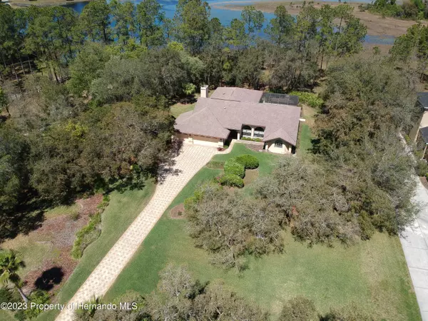 Weeki Wachee, FL 34613,10307 Waters Edge Court