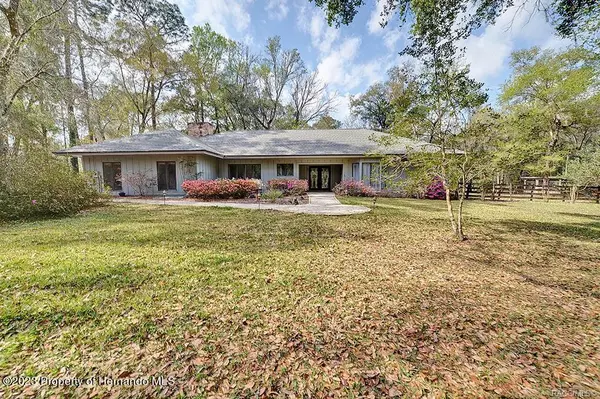 Brooksville, FL 34601,22347 Golden Retriever Lane