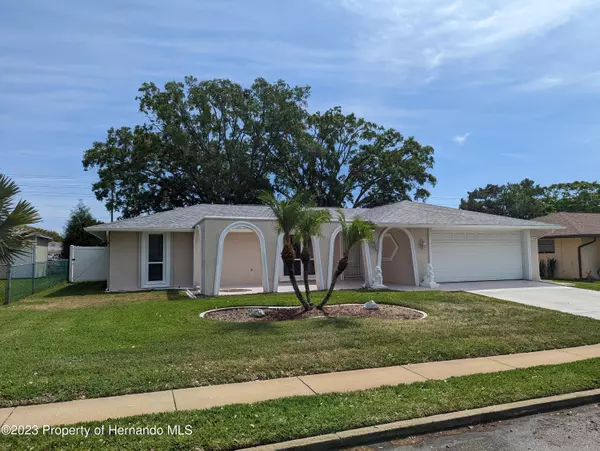 3438 COCKATOO Drive, Holiday, FL 34690