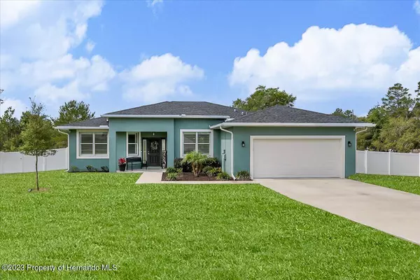 10238 Caracara Avenue, Weeki Wachee, FL 34613