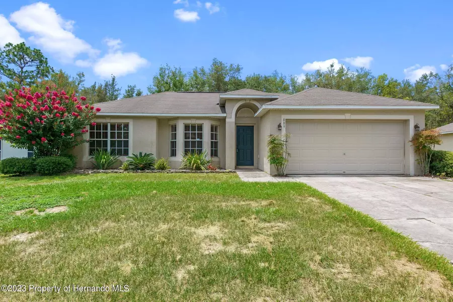 889 W Homeway Loop, Citrus Springs, FL 34434