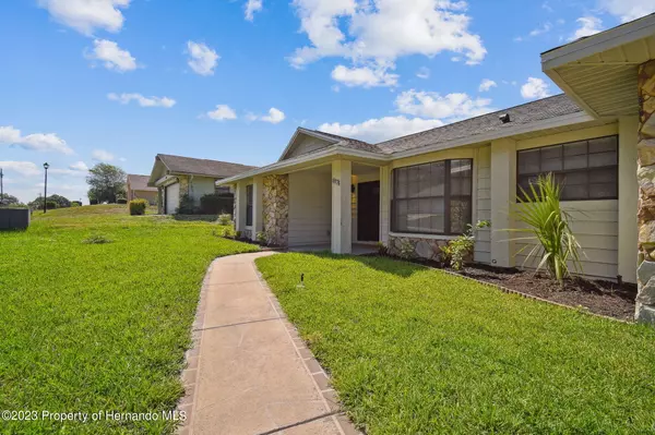 Weeki Wachee, FL 34613,8976 Hernando Way