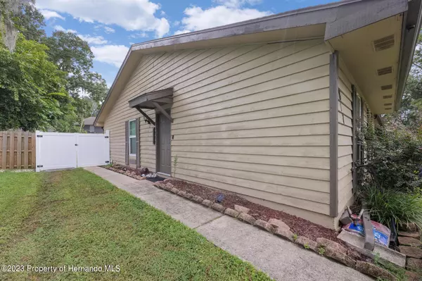 Brooksville, FL 34601,811 Darby Lane