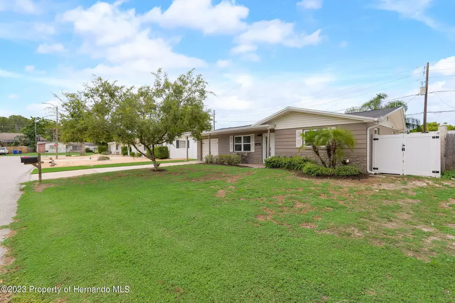 3301 Winder Drive, Holiday, FL 34691