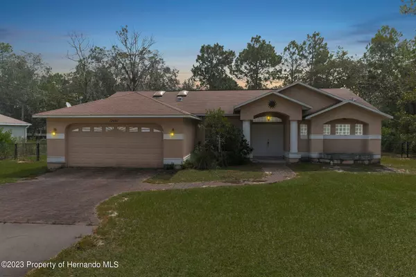 Weeki Wachee, FL 34614,12050 Pine Warbler Avenue