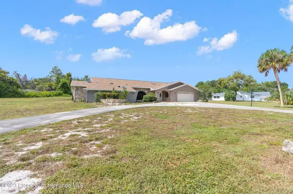 5963 Patricia, Weeki Wachee, FL 34607