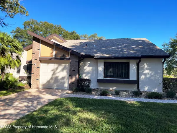 7520 Heather Walk, Weeki Wachee, FL 34613