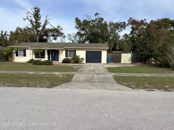 4550 Kirkland Avenue, Spring Hill, FL 34606