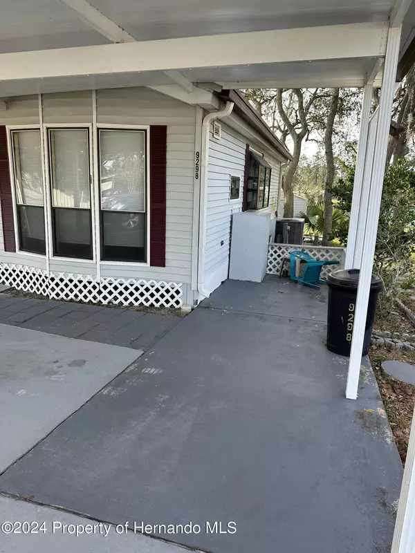 Weeki Wachee, FL 34613,9298 Grizzly Bear Lane