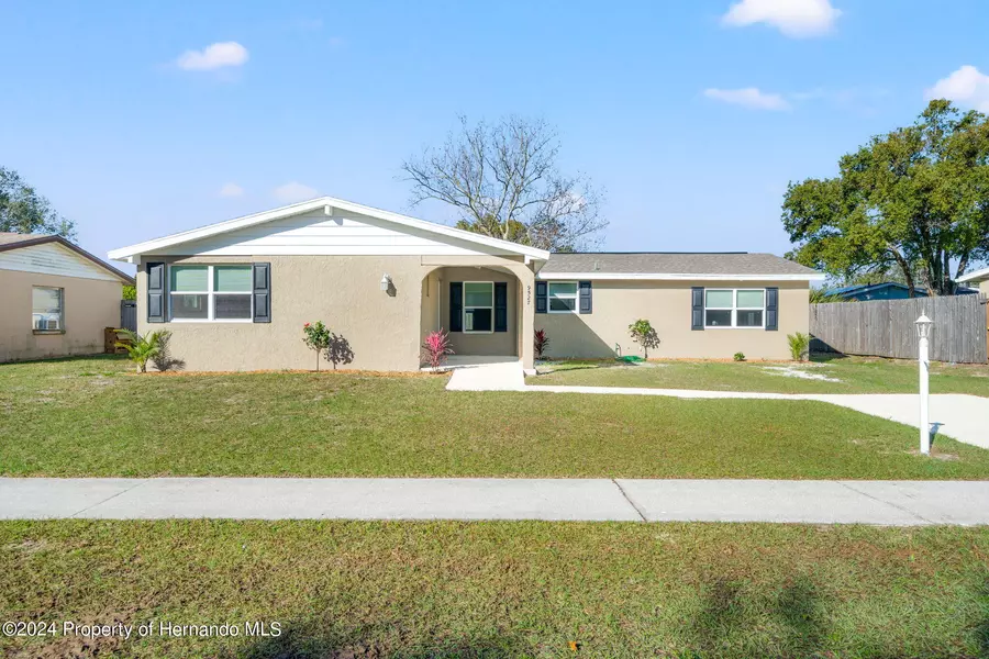 9527 Miracle Drive, Spring Hill, FL 34608