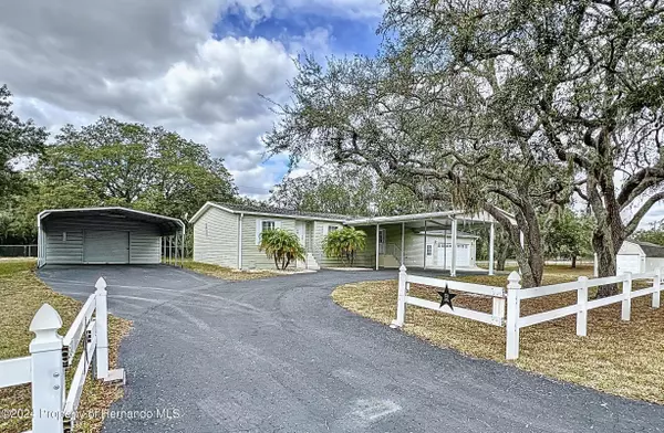 3995 Pacheco Road, Dade City, FL 33523